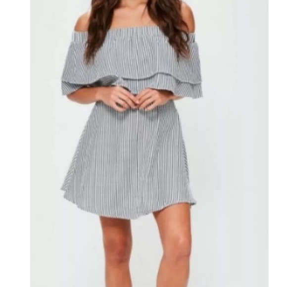 Off the Shoulder Missguided Grey Striped Flare bottom mini dress. Size 4 / small - Picture 8 of 9